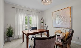 215 Beaumont Trl, Aurora, OH 44202