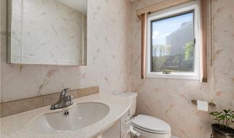 27 Alpine Estates Dr, Cranston, RI 02921