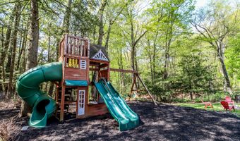 20 Puritan Valley Rd, Brookfield, CT 06804