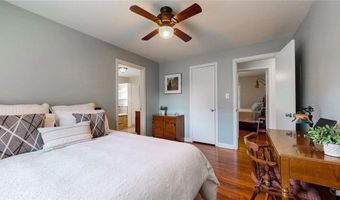 2461 Woodridge Dr, Decatur, GA 30033