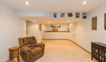 953 Robin Cir, Altoona, IA 50009