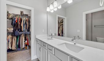 2106 Ammann Dr, Adel, IA 50003