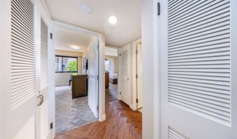 2470 Kalakaua Ave 704, Honolulu, HI 96815
