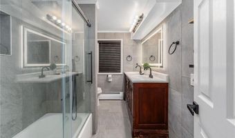 84 Hickory Dr, East Greenwich, RI 02818