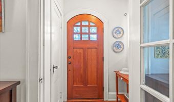 42 Robbins Ave, Amityville, NY 11701