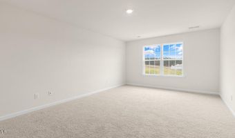 950 Misty Creek Dr, Aberdeen, NC 28315