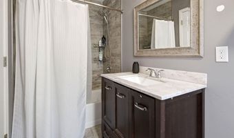 32 Edison St, Bayville, NJ 08721