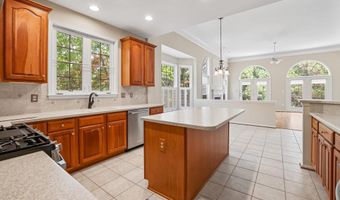 21565 CENTER POINT Cir, Ashburn, VA 20147