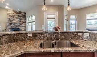 704 ANASAZI Dr, Aztec, NM 87410