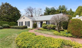 28 S Hill Dr, Cranston, RI 02920