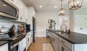 6512 Summer Shade Cir, Alvaton, KY 42122