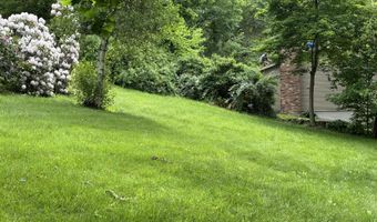 2807 Edgewood Dr, Altoona, PA 16602