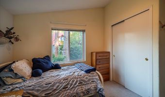 498 KLAMATH Ave SE, Bandon, OR 97411