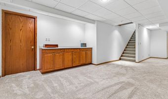 N9168 Cherry Meadow Dr, Appleton, WI 54915