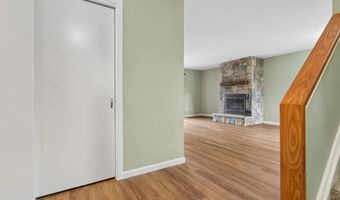 70 Montoya Dr 70, Branford, CT 06405