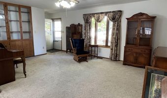 603 S 10th St, Albia, IA 52531