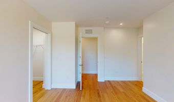 4 Longview Dr 302, Atkinson, NH 03811