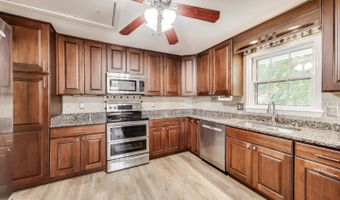 2403 SHERWOOD HALL Ln, Alexandria, VA 22306