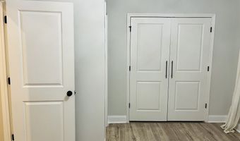 2635 Creekside Dr NW, Atlanta, GA 30318