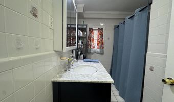 165 GREENFIELD Dr, Bridgeport, CT 06606