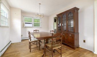 30 Tamanny Trl, Danbury, CT 06811