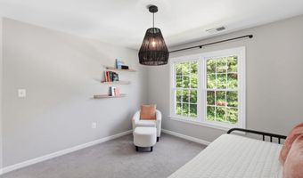 7832 FORDSON Rd, Alexandria, VA 22306