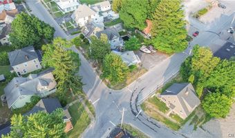 17 Crossmon St, Alexandria Bay, NY 13607