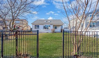 38 Berger Ave, Amityville, NY 11701