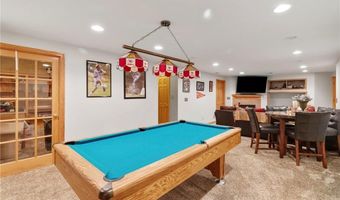 15733 Pine Cir, Basehor, KS 66007