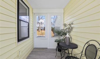 17 Loring St, Cranston, RI 02920