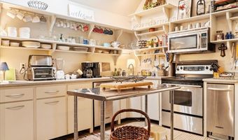 1670 Church St, Appomattox, VA 24522