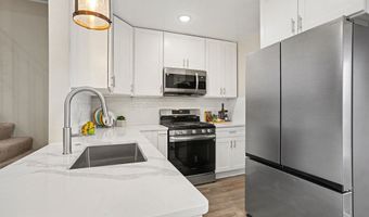 125 LESLIE Ave, Baltimore, MD 21236