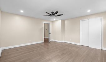 12 Homestead Pl, Branford, CT 06405