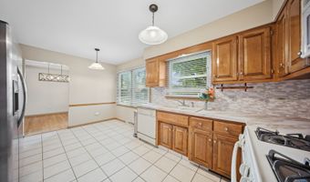 2115 E EUCLID Ave, Arlington Heights, IL 60004