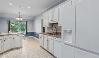 222 Country Club Dr, Benton, LA 71006