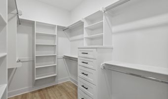1165 Duke Dr, Bauxite, AR 72011