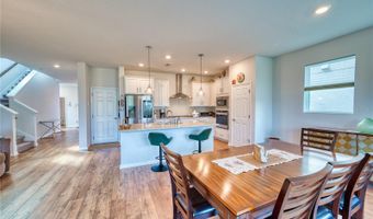 6136 VOYAGERS Pl, Apollo Beach, FL 33572