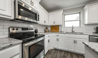 155 Lloyd Henderson Dr, Beebe, AR 72012