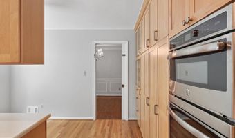 5110 DUVALL Dr, Bethesda, MD 20816