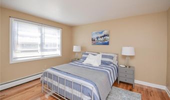 70 Carroll Ave 509, Newport, RI 02840