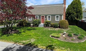 43 Academy Ave, Bristol, RI 02809