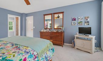 17 Greyledge Dr, Albany, NY 12211
