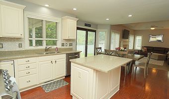 47 Timber Cove Ct, Amherst, NY 14051