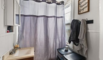 35 E Chestnut St, Augusta, ME 04330