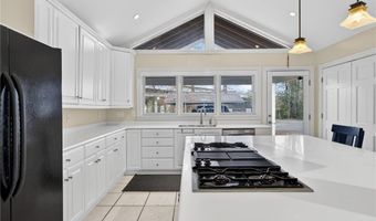 1040 Lindridge Dr NE, Atlanta, GA 30324