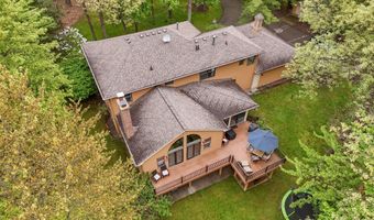 326 Greentree Ln NE, Ada, MI 49301