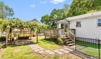 71 Plymouth St, Cranston, RI 02920