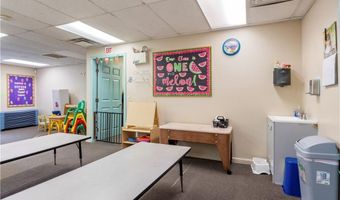 1326 Plainfield St, Cranston, RI 02920