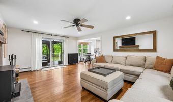 14 Cedrus Ct, Branford, CT 06405