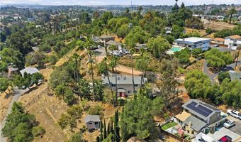 717 Porter Rd, Fallbrook, CA 92028